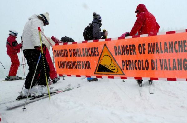 Savoie : un skieur de 50 ans meurt enseveli dans une avalanche