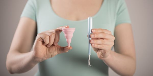 Coupes menstruelles et tampons : les bons gestes pour éviter le choc toxique