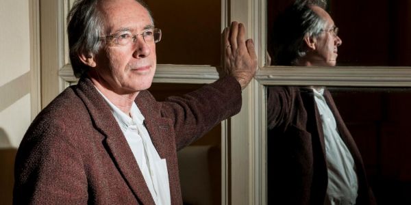 Ian McEwan : « J'aime que ma fiction soit ancrée sur la planète Terre »