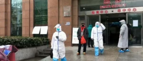 Virus: L'Organisation mondiale de la Santé corrige son évaluation de la menace la qualifiant "d'élevée" à l'international et non plus de "modérée"