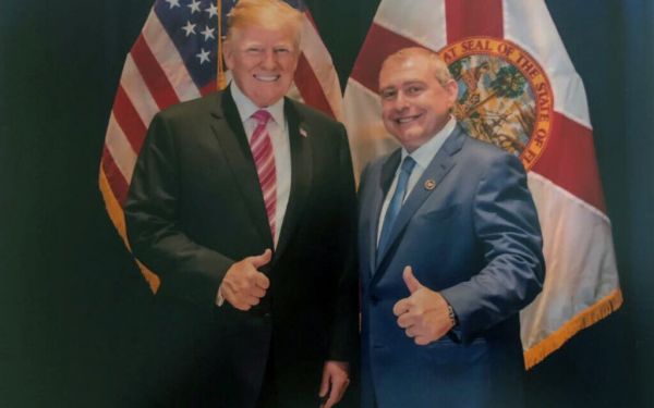Dans un enregistrement, des associés de Rudy Giuliani comparent Trump au Messie