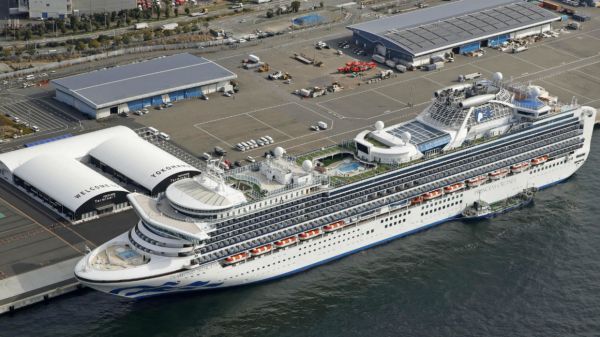 Au Japon, l'épidémie de coronavirus s'aggrave à bord d'un bateau de croisière