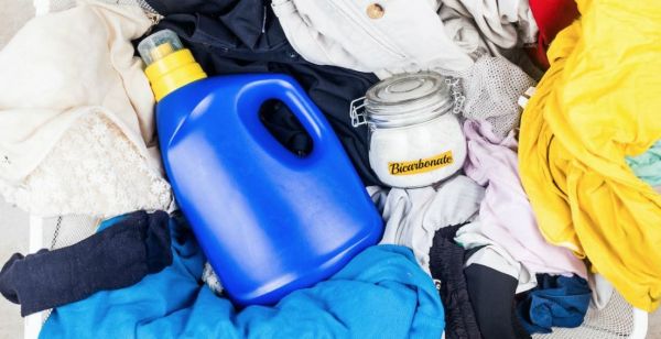 Bicarbonate : 6 utilisations pour rendre les vêtements plus beaux