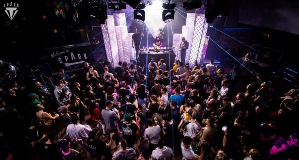 Hardpulz invite les mastodontes du hardstyle Warface et Psyko Punkz dans les Alpes