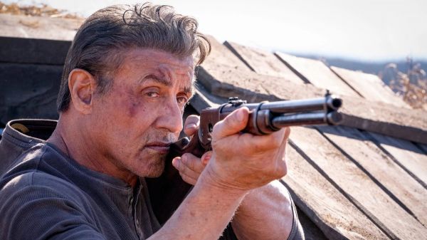 Sylvester Stallone et Michael Bay s'associent sur le thriller dystopique Little America