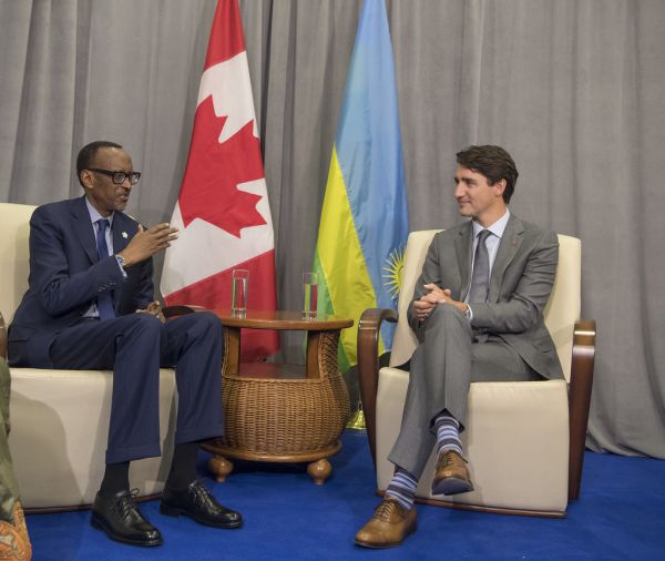 Le premier ministre du Canada, en Afrique, terre de génocide de Fulbé. Va-t-il légaliser l'homosexualité au Sénégal ?