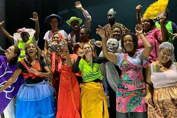 La comédie carnavalesque "Vini wè mas pasé" : un pur moment de bonheur désopilant