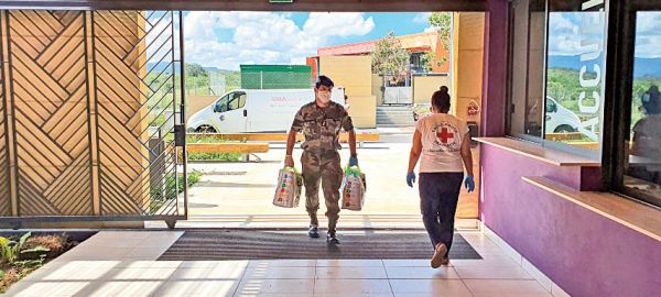 Le RSMA à la rescousse de l'école primaire de Koumac