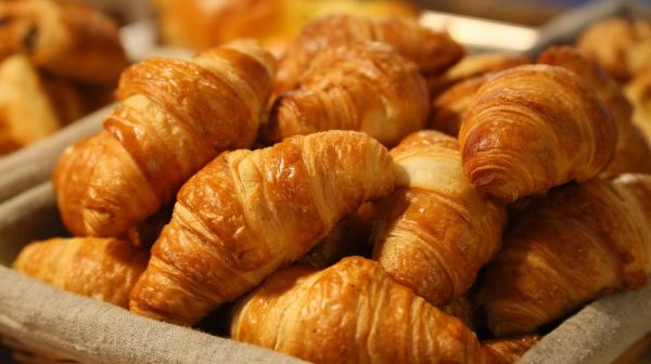 Vive le fait-maison: Un boulanger part en guerre contre les croissants surgelés
