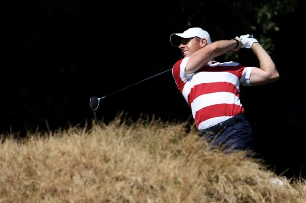 Golf: McIlroy se rapproche de Kuchar, Tiger Woods distancé