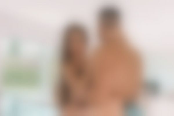 Kim Glow : De nouveau en couple, elle publie une photo hot avec son chéri !