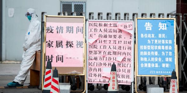 « Ils ont tout fermé et gardent l'entrée des résidences » : la Chine durcit les mesures de confinement face au coronavirus