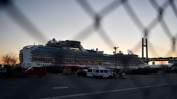 EN DIRECT - Coronavirus : au moins 40 Américains infectés à bord du Diamond Princess au Japon