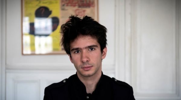 Retrait de Benjamin Griveaux : Qui est Juan Branco, qui se présente comme l'avocat de Piotr Pavlenski ?