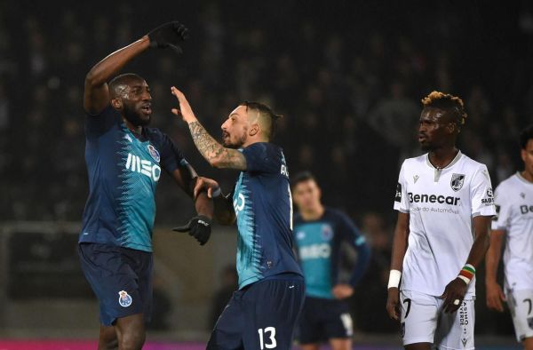 L'attaquant de Porto Marega quitte le terrain, victime de cris racistes à Guimaraes
