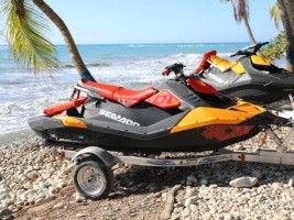 Haïti - Tourisme : Le Président Moïse remet 10 scooters de mer au Club Jet Ski Haïti