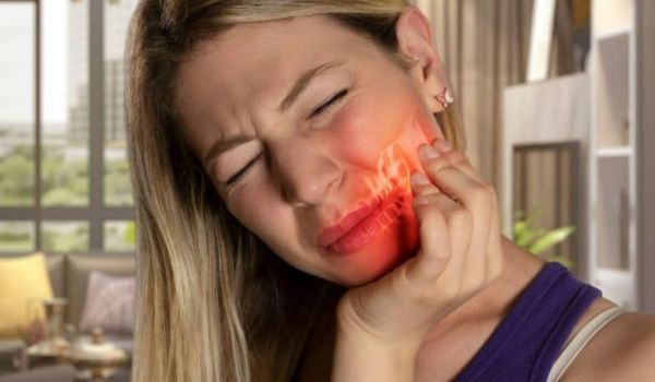 Douleurs aux gencives : 5 remèdes naturels puissants pour les apaiser