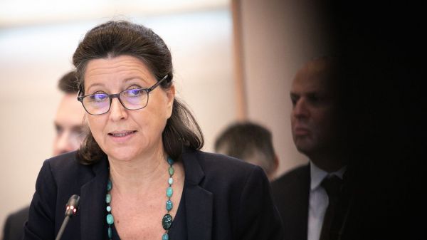 EN DIRECT - Municipales à Paris : le défi d'Agnès Buzyn, quatre semaines avant le scrutin
