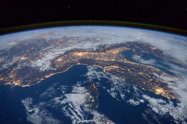 Que se passerait-il si la Terre était une Super Terre ?