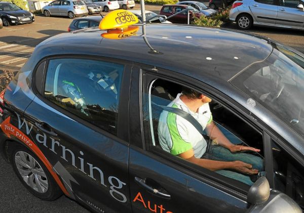 Un contrat-type au profit des candidats au permis de conduire