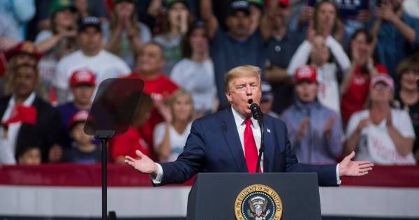 Donald Trump critique les Oscars et tacle Brad Pitt