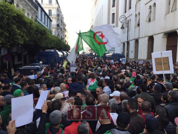 Marche imposante pour l'anniversaire du hirak : « On n'est pas là pour la fête »