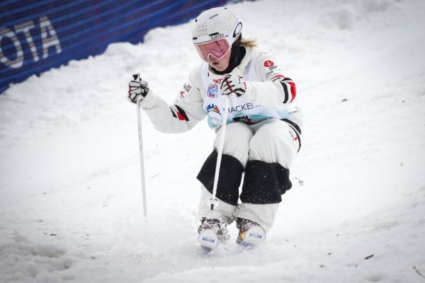 Blessée, Justine Dufour-Lapointe devra rater deux compétitions