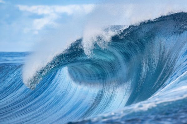 Surf: les Bleus lancent l'aventure olympique sur la vague magique de Teahupoo