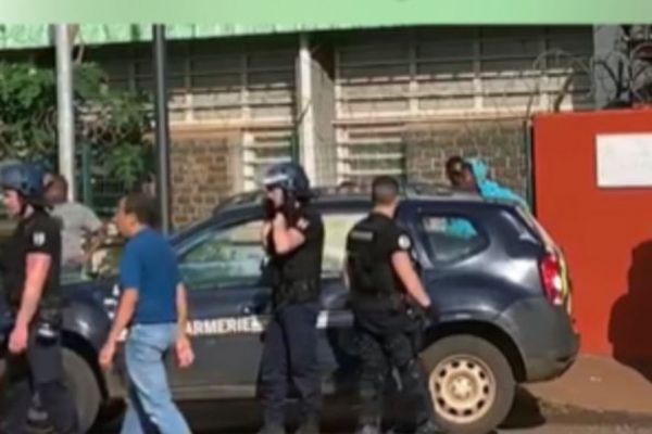 Poussée de violences simultanée à Koungou au lycée de Kahani