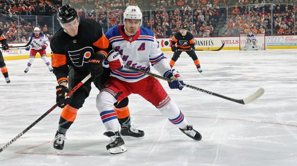 Chris Kreider se fracture un pied
