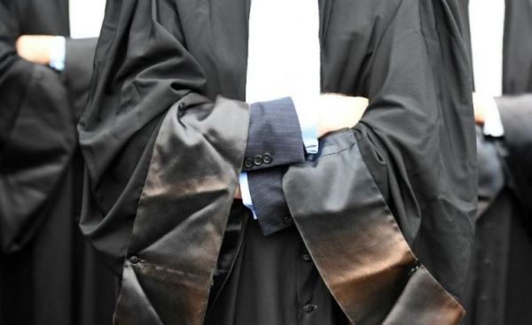 Affaire Tabbou : les avocats d'Alger gèlent la coordination avec les juridictions et interpellent Tebboune
