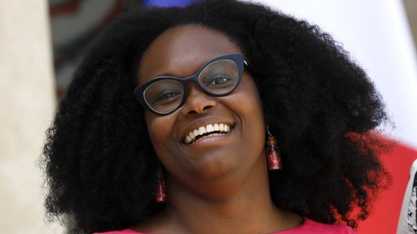 Les enseignants "ne travaillent pas" ? Sibeth Ndiaye s'excuse pour sa bourde