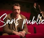 Sans public, une parodie de la chanson Les amoureux des bancs publics de Georges Brassens