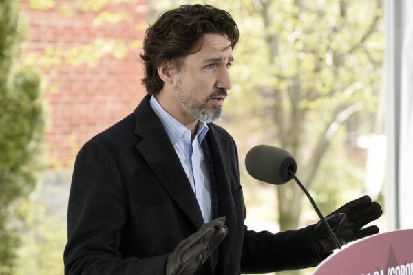 Crédit d'urgence aux grandes entreprises: pas un «chèque en blanc», dit Trudeau