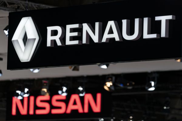 «Aucun tabou» : Renault pourrait annoncer des fermetures et un plan d'économie de 2 milliards