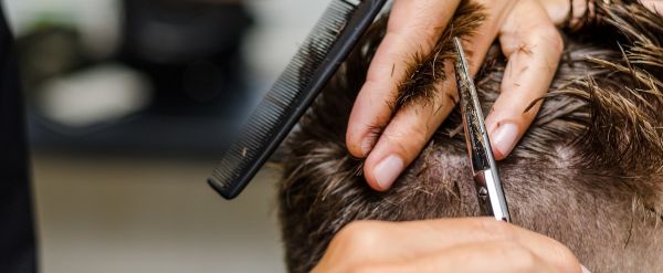 Vous pourrez vous faire couper les cheveux le 15 juin
