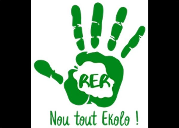 La Réunion n'est pas à vendre : Changeons de modèle !