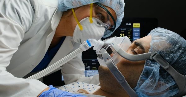 Équipement individuel contre la COVID-19: le Canada n'est «pas au bout de ses peines»