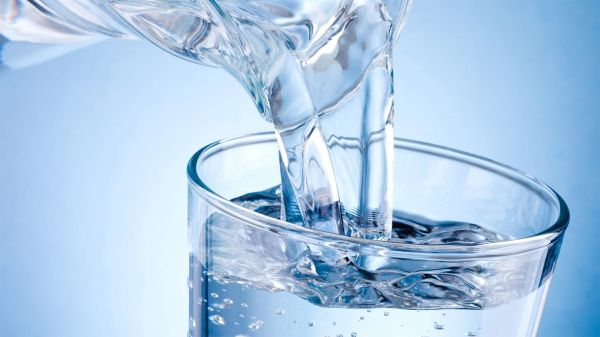 Eau minérale, de source, du robinet : que choisir ? | Docteur-Fitness.com