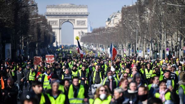 La réponse de l'oligarchie financière au soulèvement des peuples.
