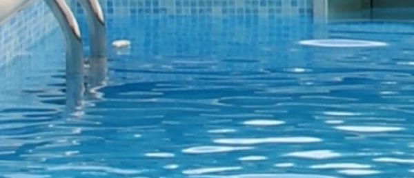 Vous possédez une piscine ? Pensez à effectuer des analyses de la qualité de l'eau régulièrement ! Voici quelques conseils !