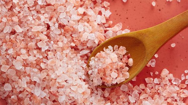 Le sel : pourquoi il est utile, dangereux et 10 différents types de sels