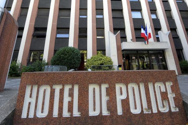 Lyon : deux suspects mis en examen après la mort d'une jeune femme percutée et traînée par une voiture