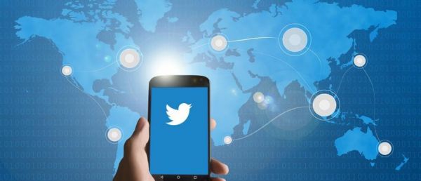 Le réseau social Twitter intervient contre la mouvance pro-Trump QAnon et ses théories du complot en supprimant plus de 7.000 comptes