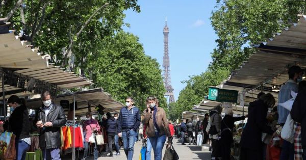 Paris: Hidalgo demande le masque obligatoire dans certains espaces publics comme les marchés ou les quais