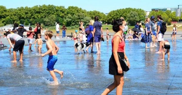 En pleine fournaise, le port du masque en extérieur fait tache d'huile