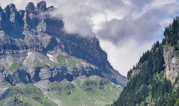 Haute-Savoie : Une fillette de 9 ans décède après avoir fait une chute de 20 mètres dans un ravin