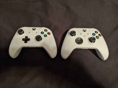 Xbox Series S : la nouvelle manette Xbox Robot White et son packaging en fuite, mentionnant le modèle de console encore non annoncé