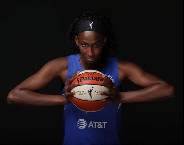 Violences policières aux Etats-Unis : les témoignages poignants d'Astou Ndour, basketteuse espagnole d'origine sénégalaise