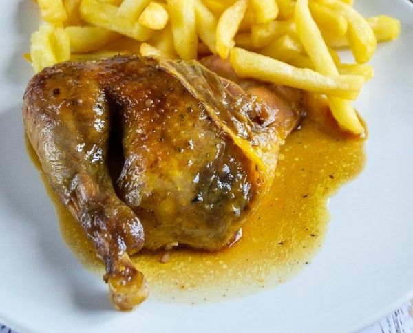 Pintade laquée au miel et à la sauce soja